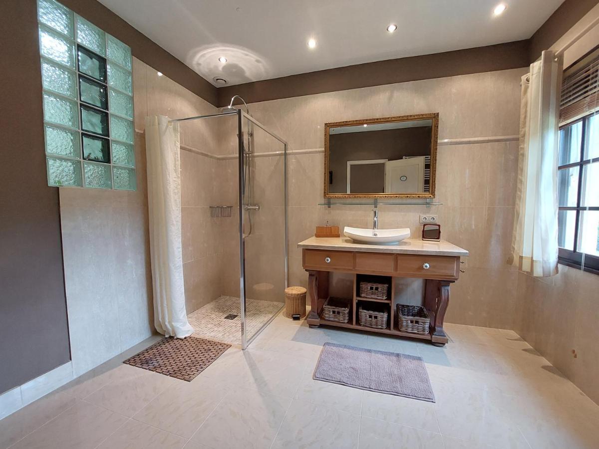 "Le Petit Bonheur" Gite Van 4 Tot 12 Personen Met Prive Vijver Van 2Ha Maisonnais-Sur-Tardoire 外观 照片